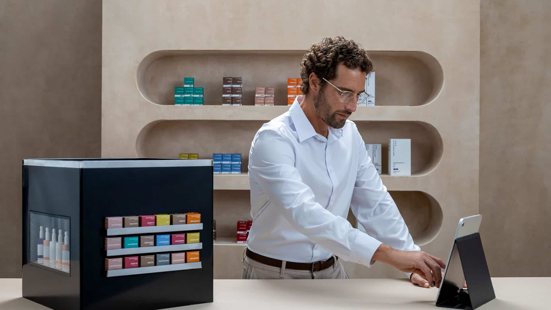 Universkin-website-video-cover